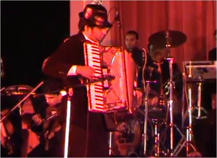 accordion player pimpri-chinchwad