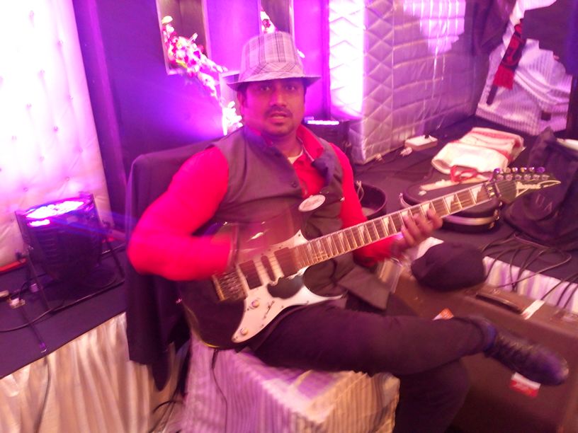 indian guitar players pimpri-chinchwad