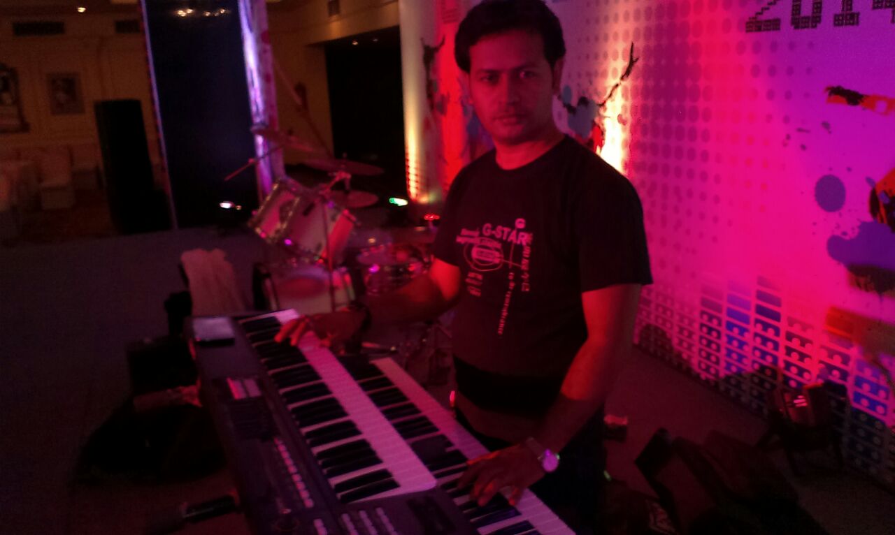 male keyboard player pimpri-chinchwad
