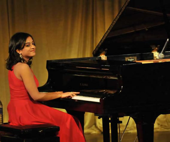 female piano player pimpri-chinchwad